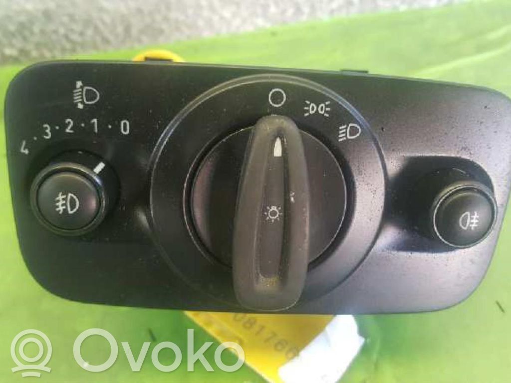 Light switch   10004132
