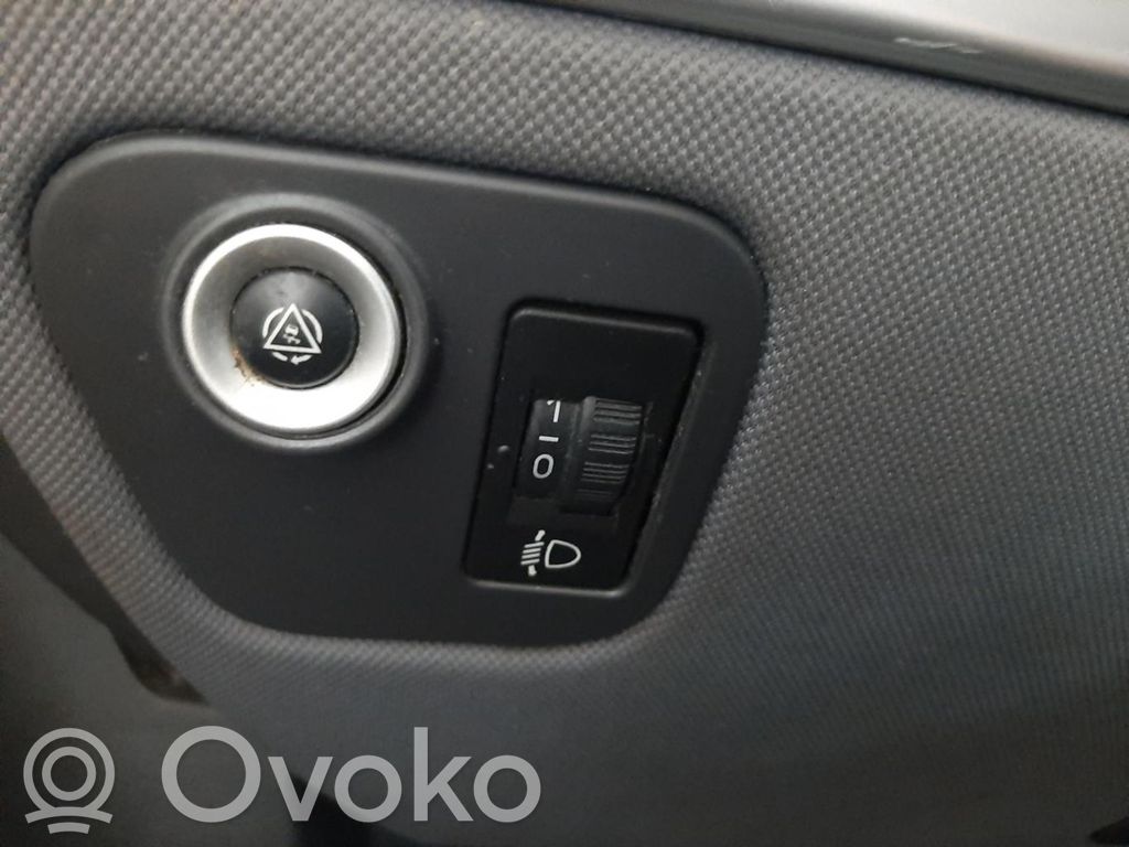 Light switch   1488926077