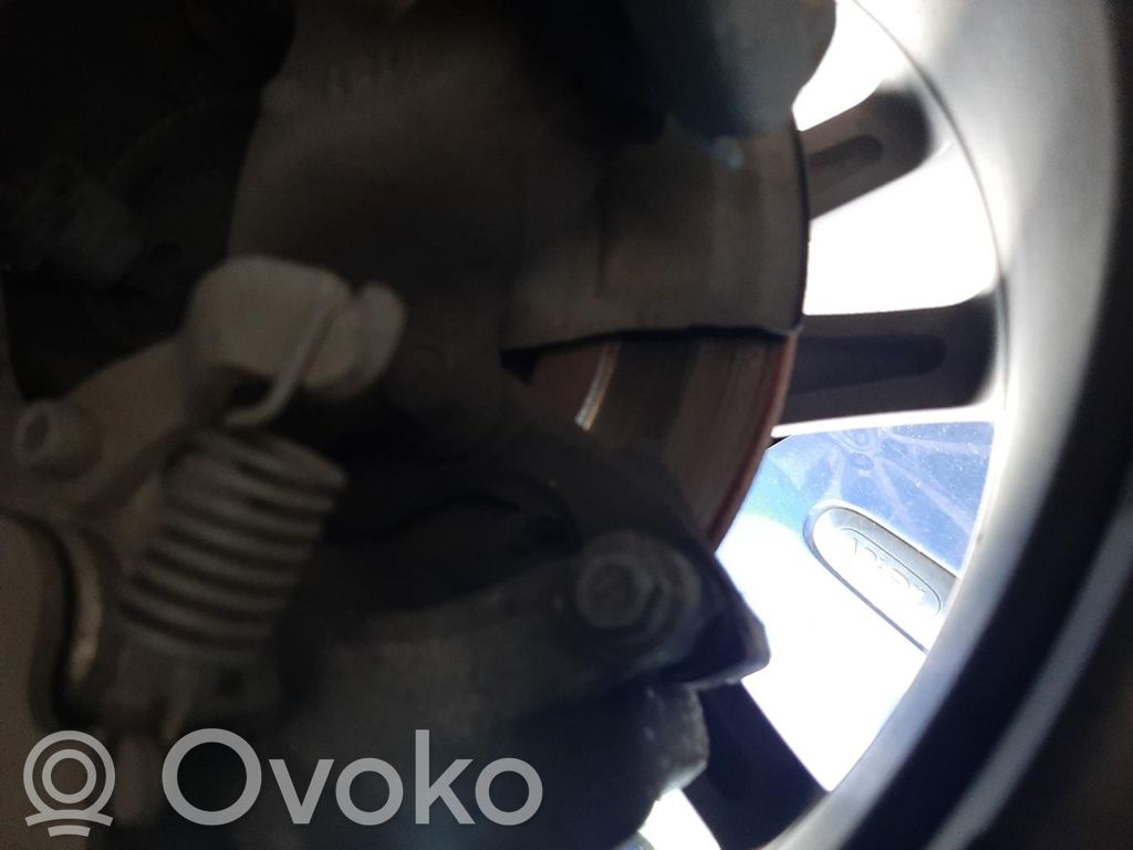 Toyota Avensis T220 Fuso a snodo con mozzo ruota posteriore 