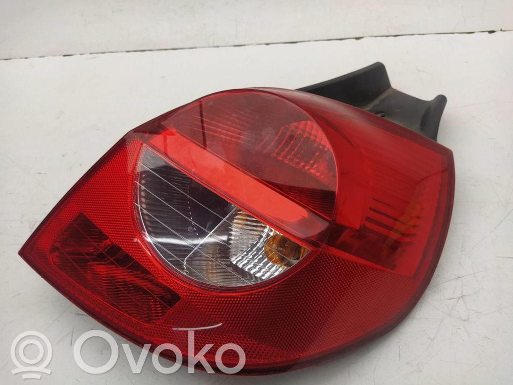 Takavalot   8200828851