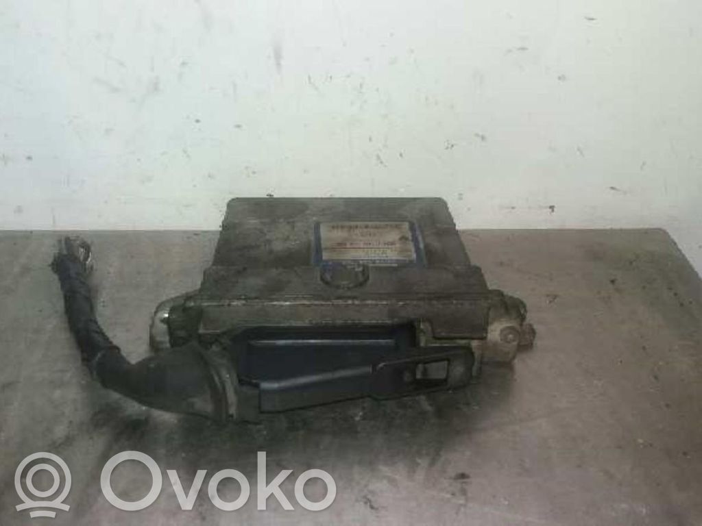 Komputer / Sterownik ECU silnika   7700104956