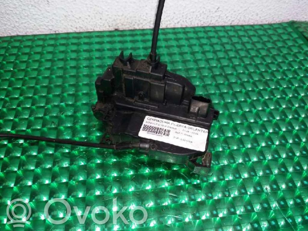 Renault Clio III Priekšpusē slēdzene 