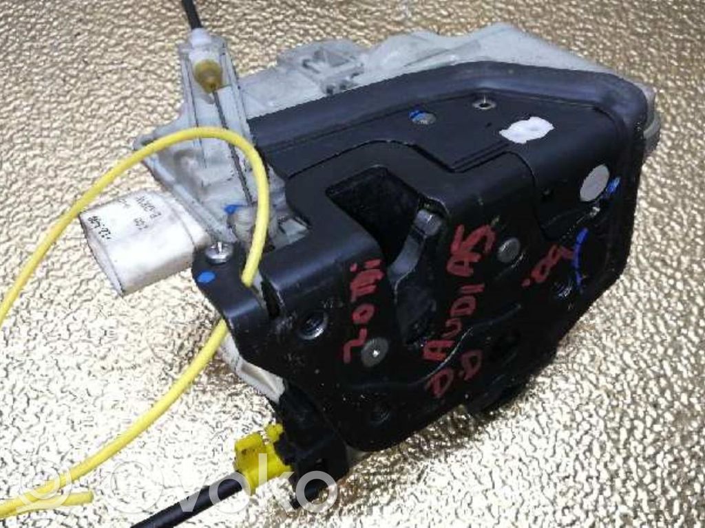 Cerradura de puerta delantera   8J2837016A