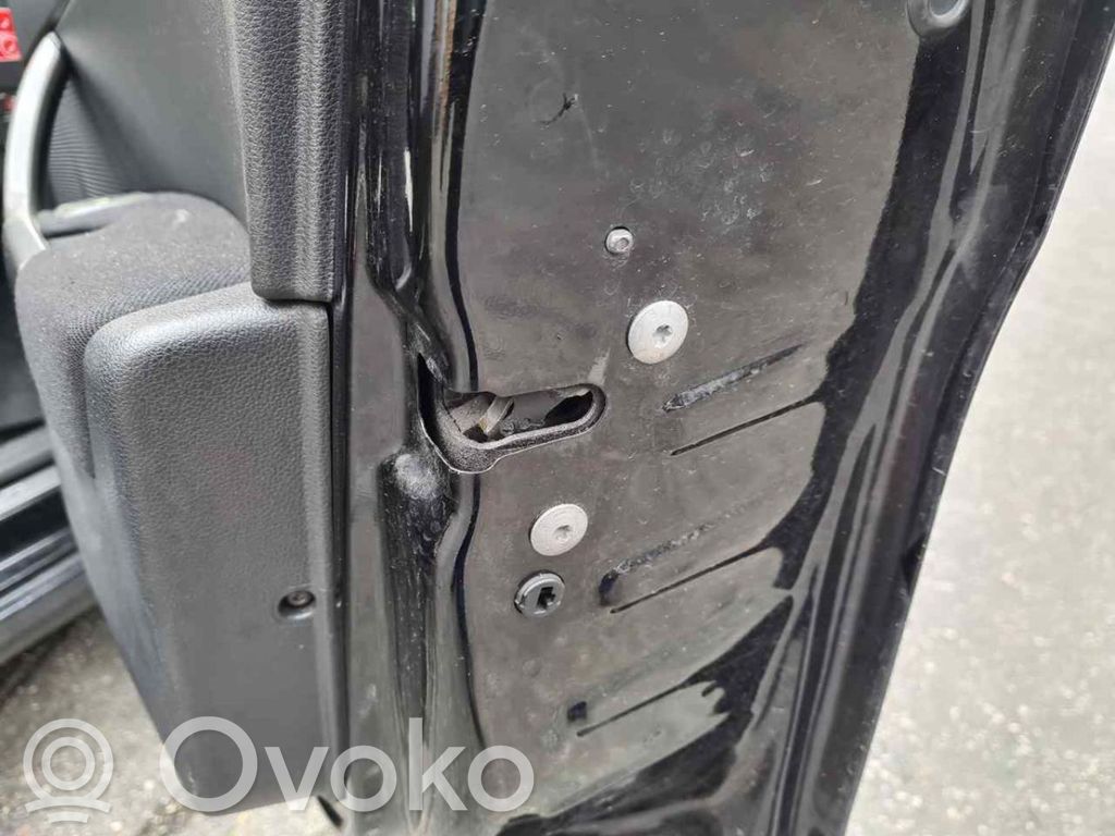 Priekšpusē slēdzene   9800616580