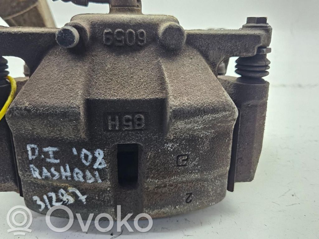 Nissan Qashqai Bremsscheiben und Bremssättel eingestellt