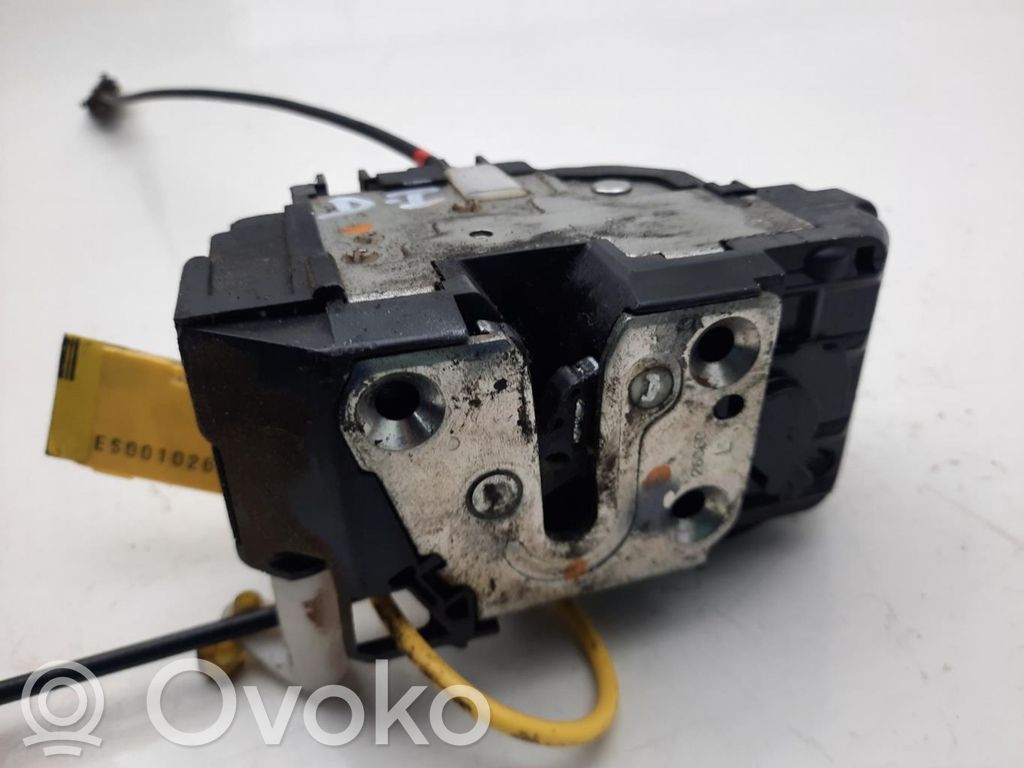 Priekšpusē slēdzene   805019U100