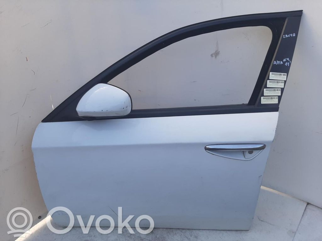 Drzwi przednie   60688170