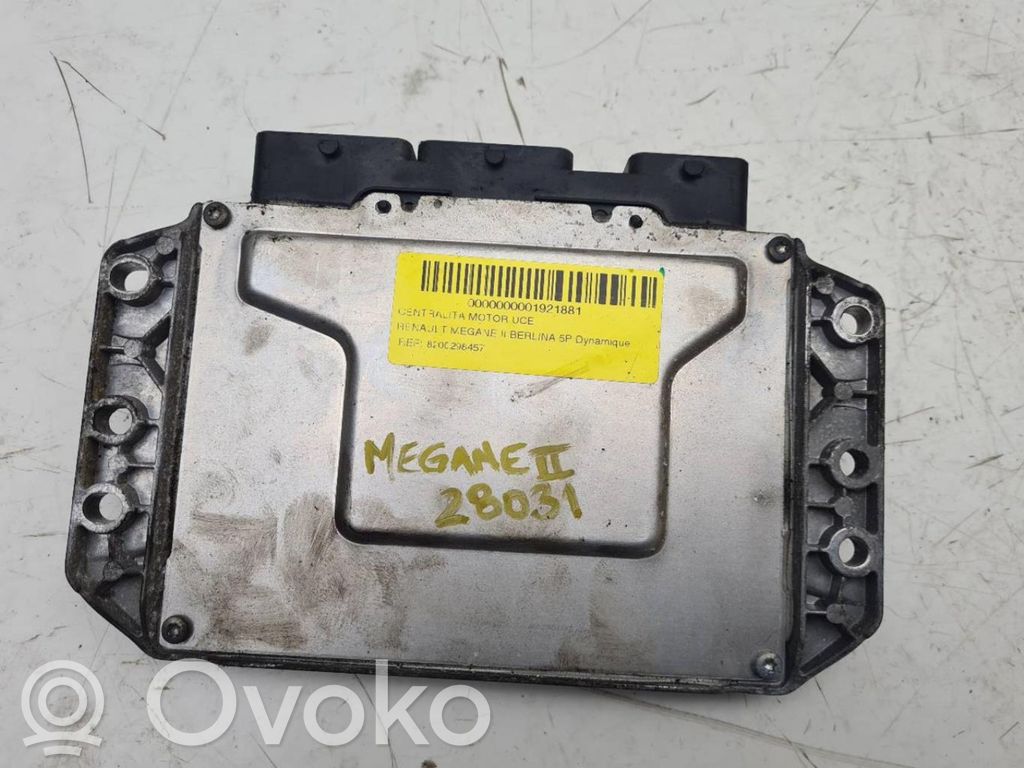 Unitate control motor/modul ECU   8200298457