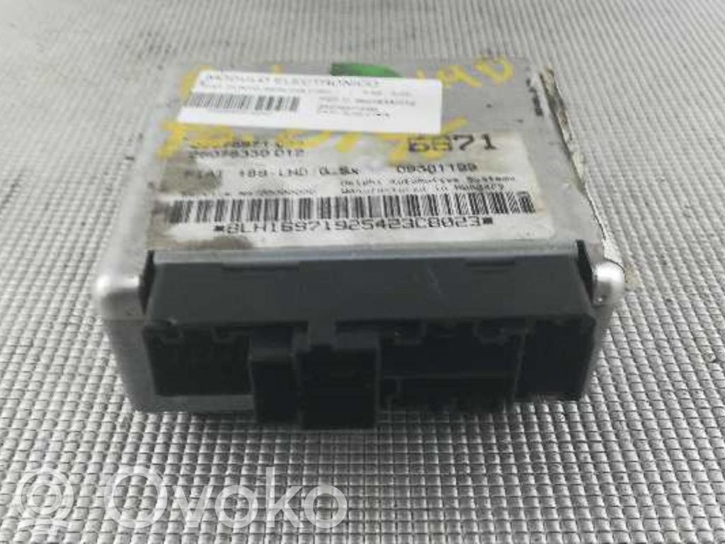 Unidad de control/módulo del motor   26078330012
