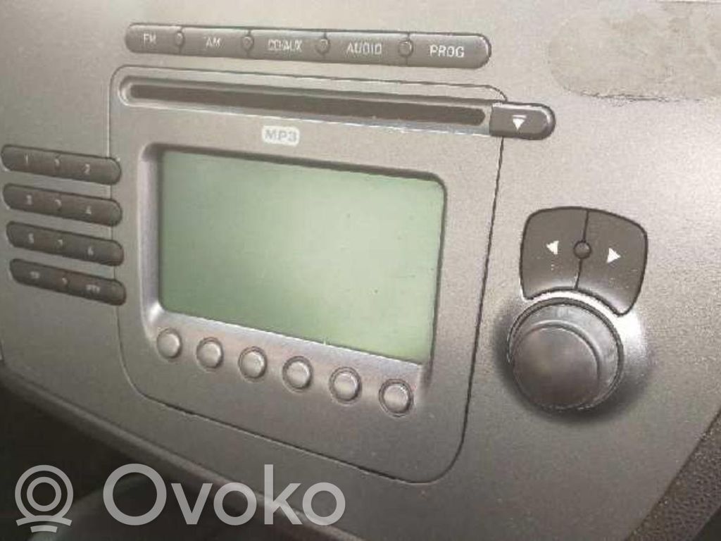 Radio / CD-Player / DVD-Player / Navigation   1P1035186B