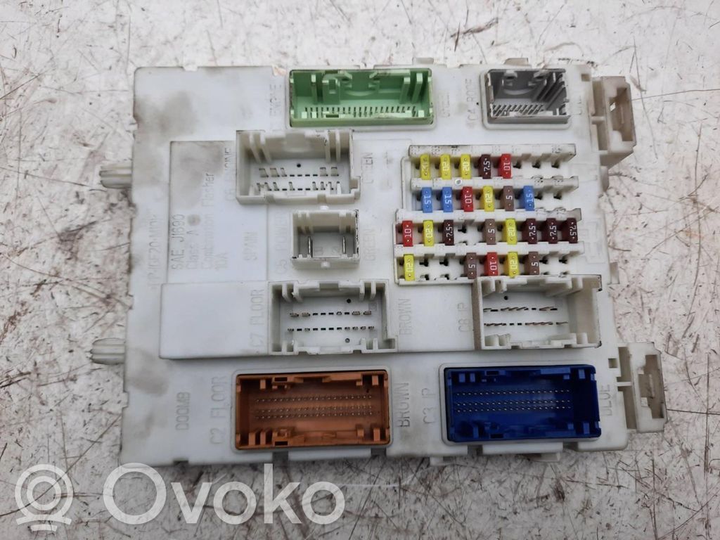 Saugiklių blokas   DM5T14014