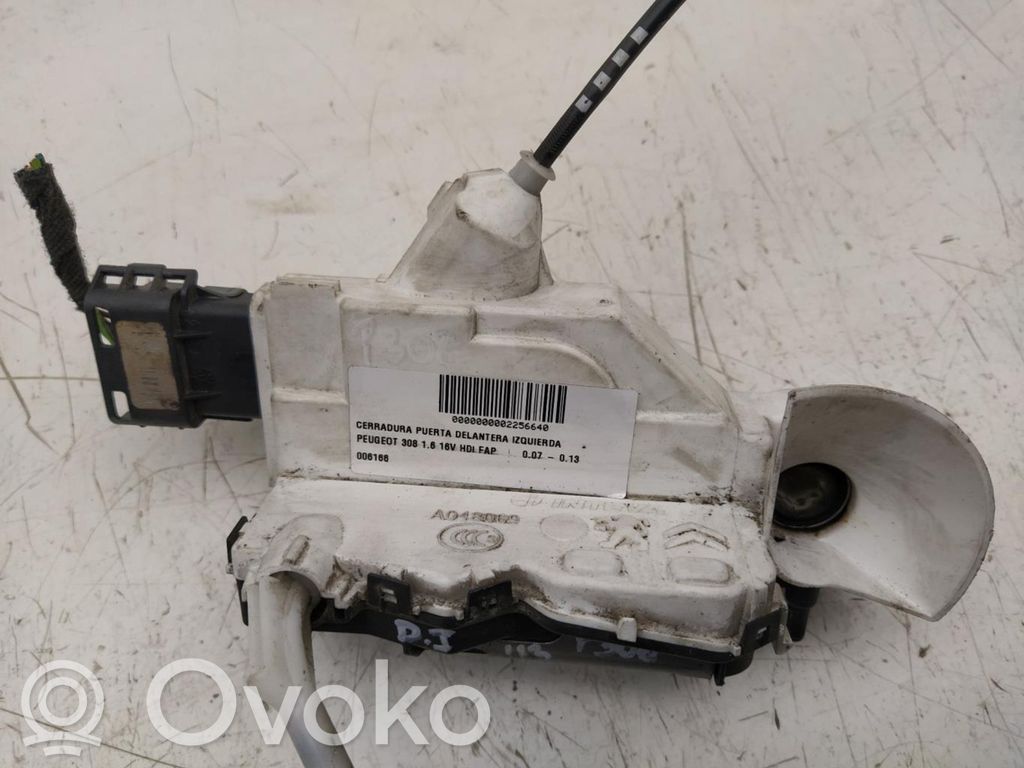 Front door lock   006166