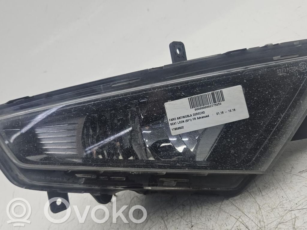Luz de niebla delantera   17958802