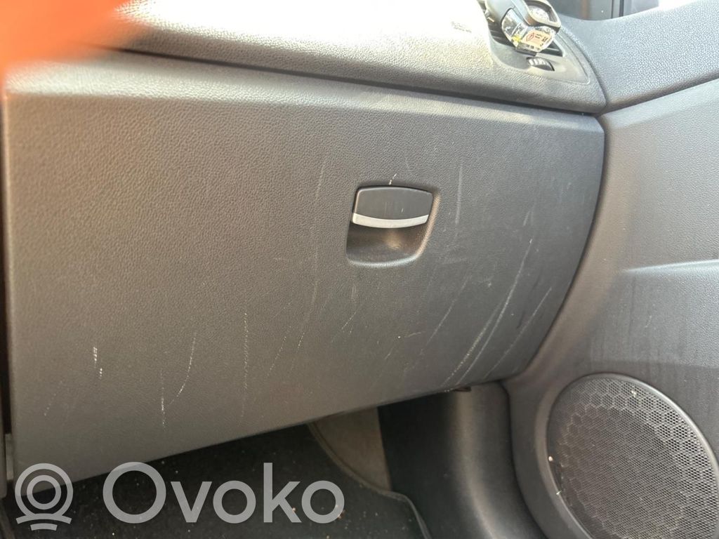 Glove box