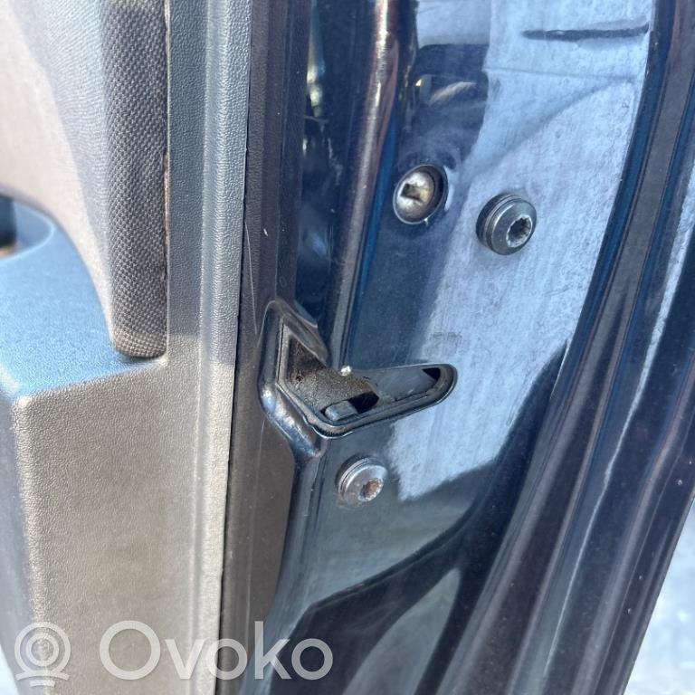 Cerradura de puerta delantera