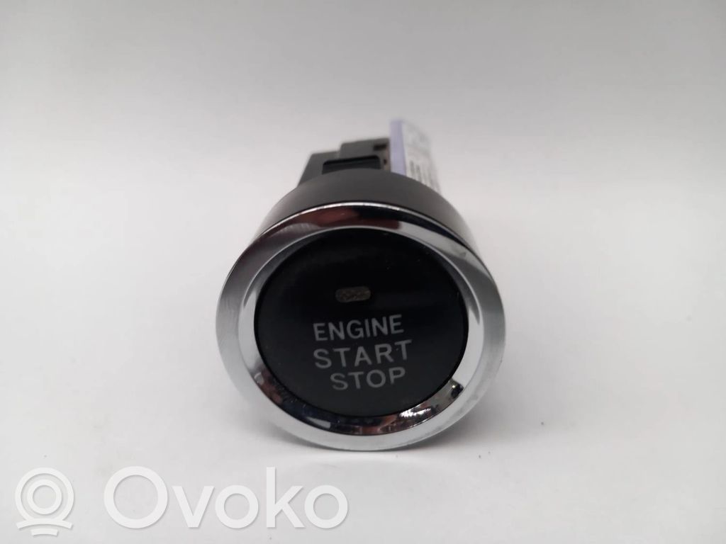 Unidad de control/módulo del motor   83031FJ003