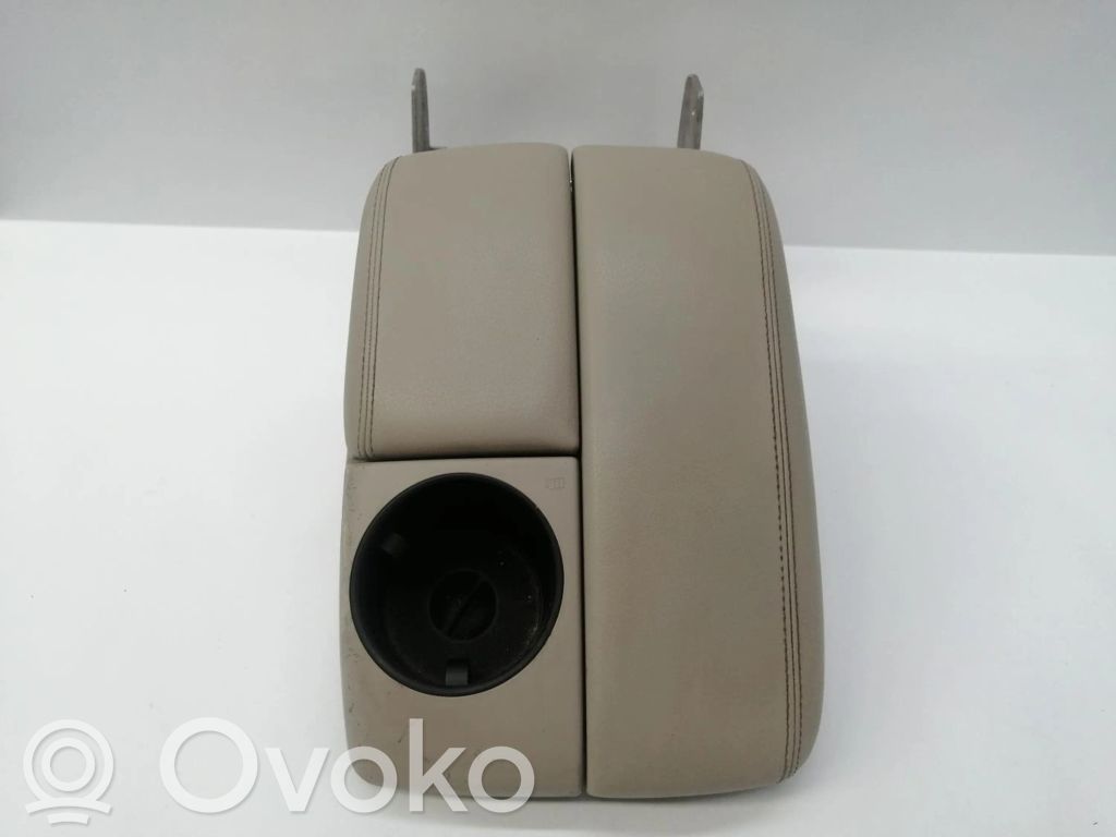 Audi Q7 4L Apoyabrazos del asiento trasero 