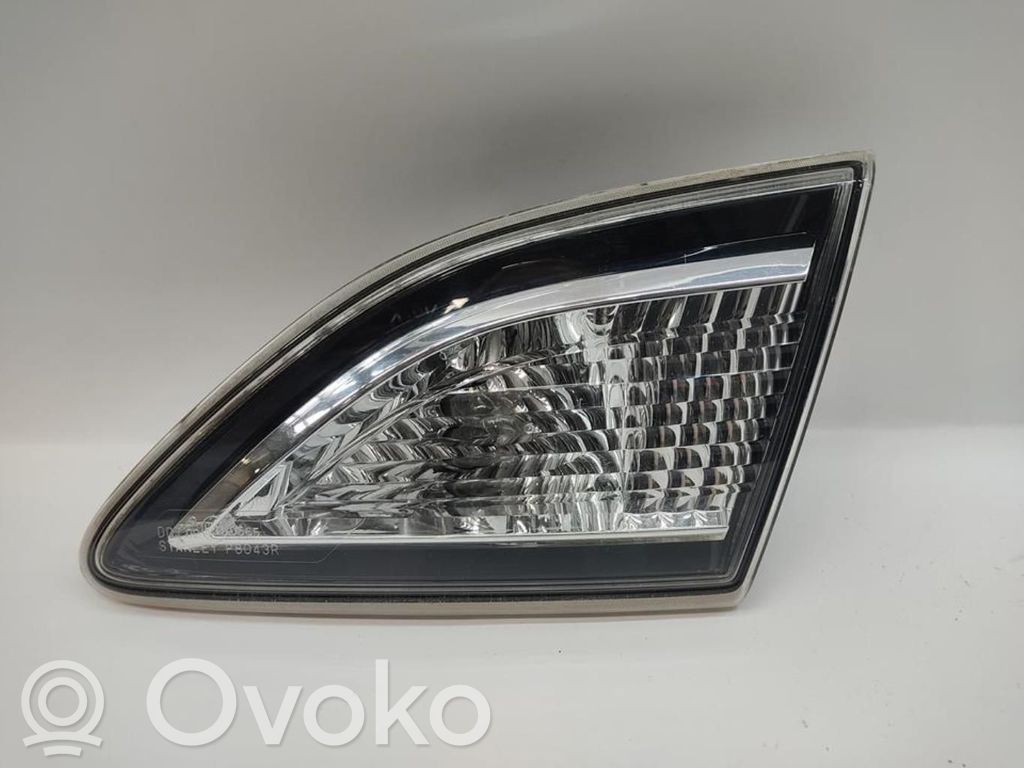 Mazda 3 II Luz trasera/de freno 