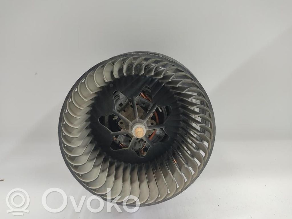 Audi RS Q3 Ventola riscaldamento/ventilatore abitacolo 