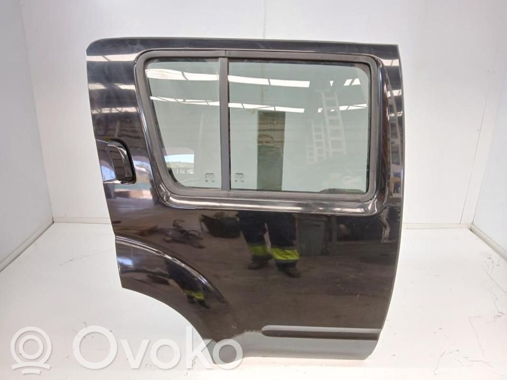 Puerta trasera   82100EB330
