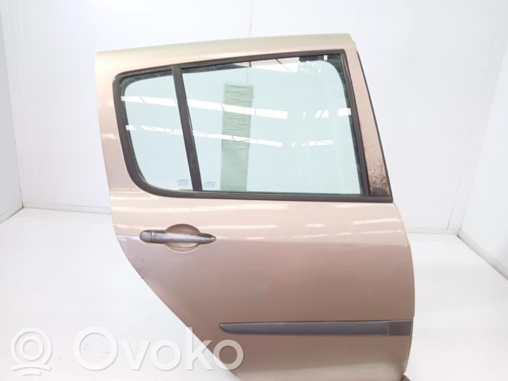 Takaovi   821003585R