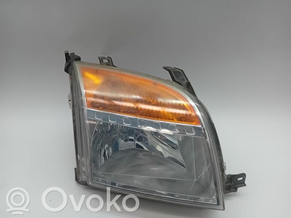 Ford Fusion Lampa przednia 
