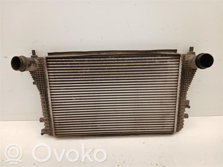 Volkswagen Golf VI Chłodnica powietrza doładowującego / Intercooler 