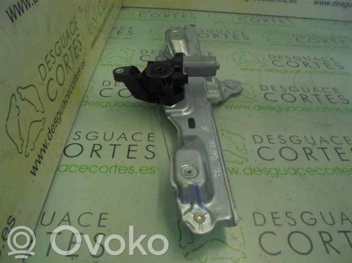 Nissan Qashqai Elektryczny podnośnik szyby drzwi tylnych