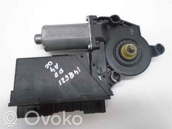 Audi A4 S4 B5 8D Silnik regulatora szyby drzwi przednich 