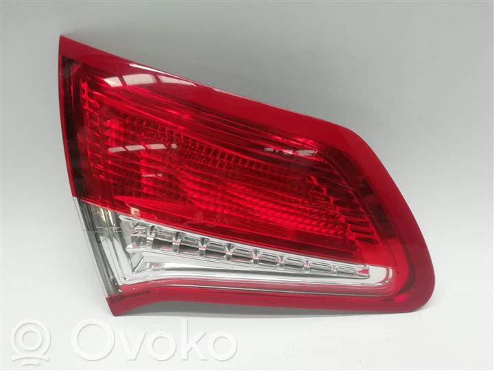Citroen C4 II Lampă spate în capacul portbagajului 