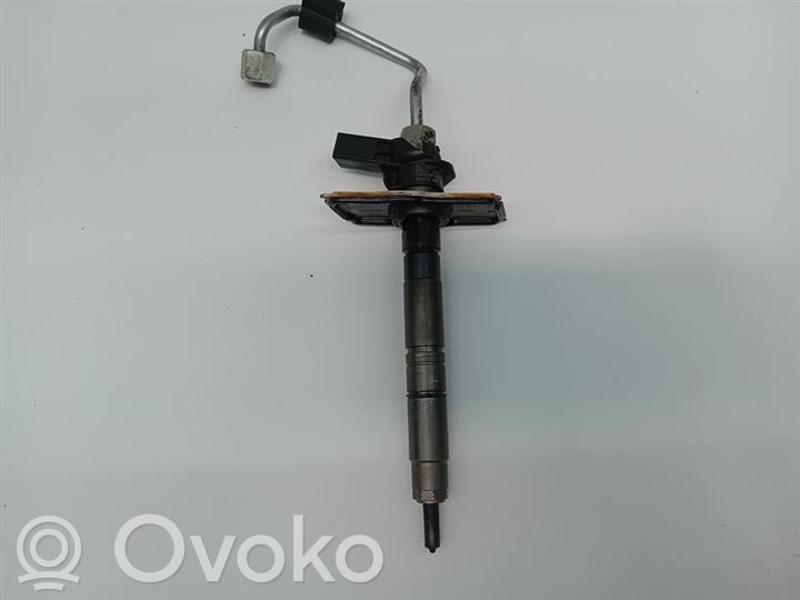 Volkswagen PASSAT B6 Wtryskiwacz paliwa 