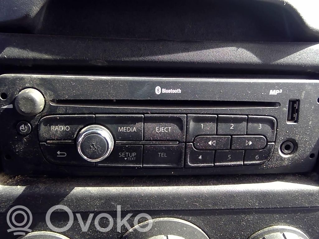 Renault Master III Panel / Radioodtwarzacz CD/DVD/GPS 
