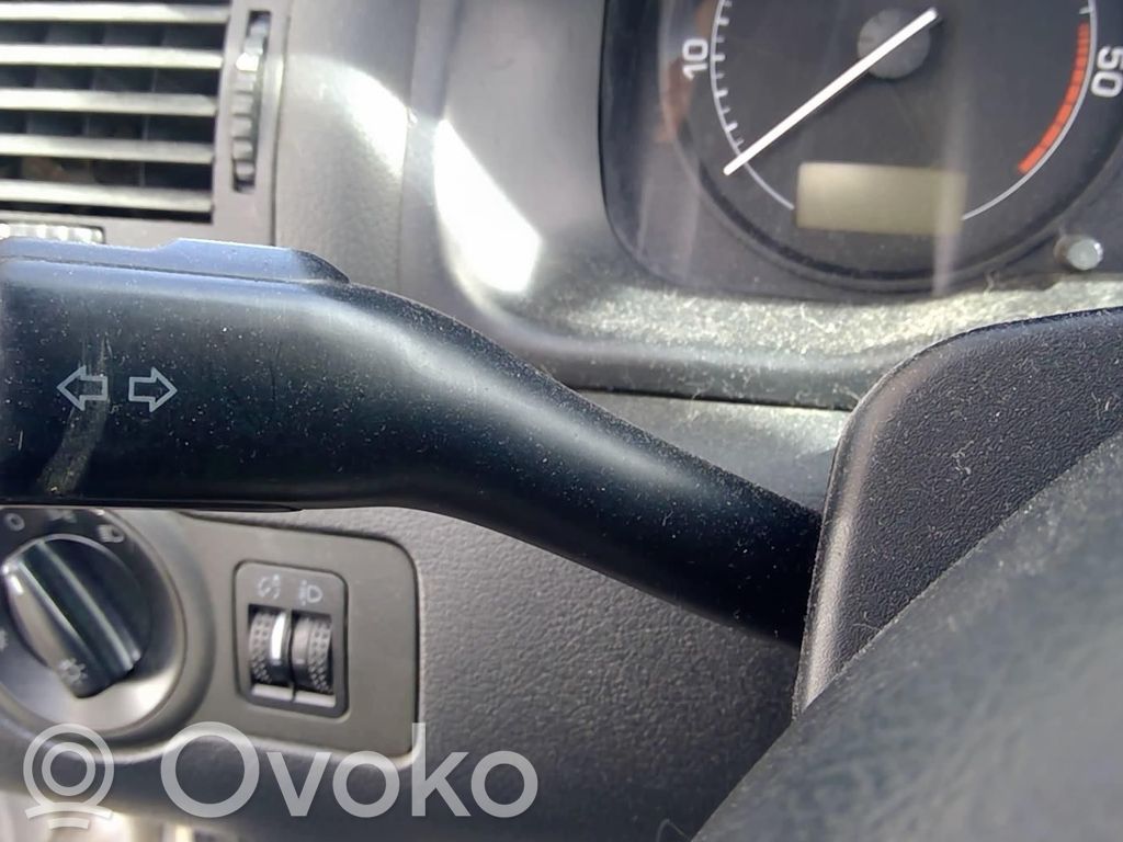 Skoda Octavia Mk1 (1U) Commodo de clignotant 