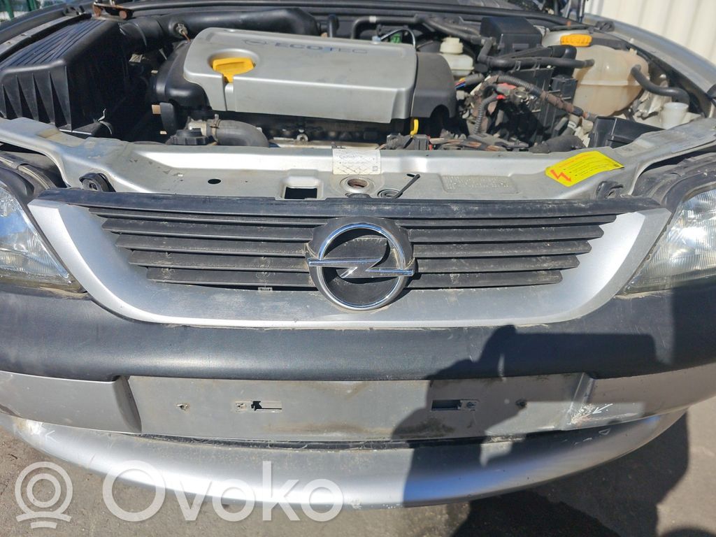 Opel Vectra B Etusäleikkö 