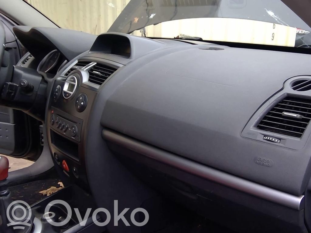 Renault Megane II Панель 