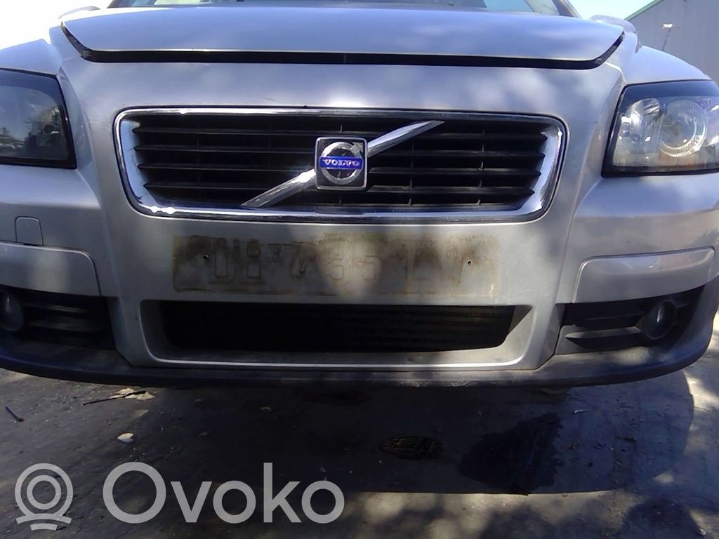 Volvo C30 Передний бампер 
