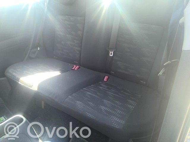Takaistuin   13210715