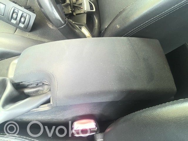 Renault Megane III Armrest 
