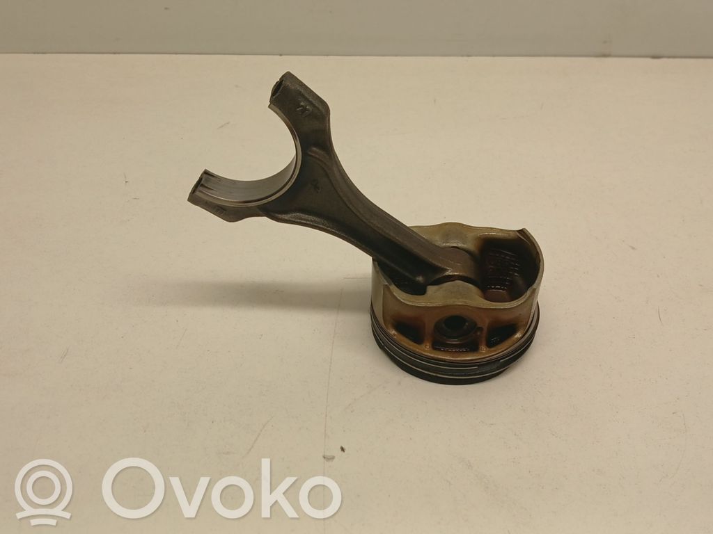 BMW 7 F01 F02 F03 F04 Stūmoklis su švaistikliu 