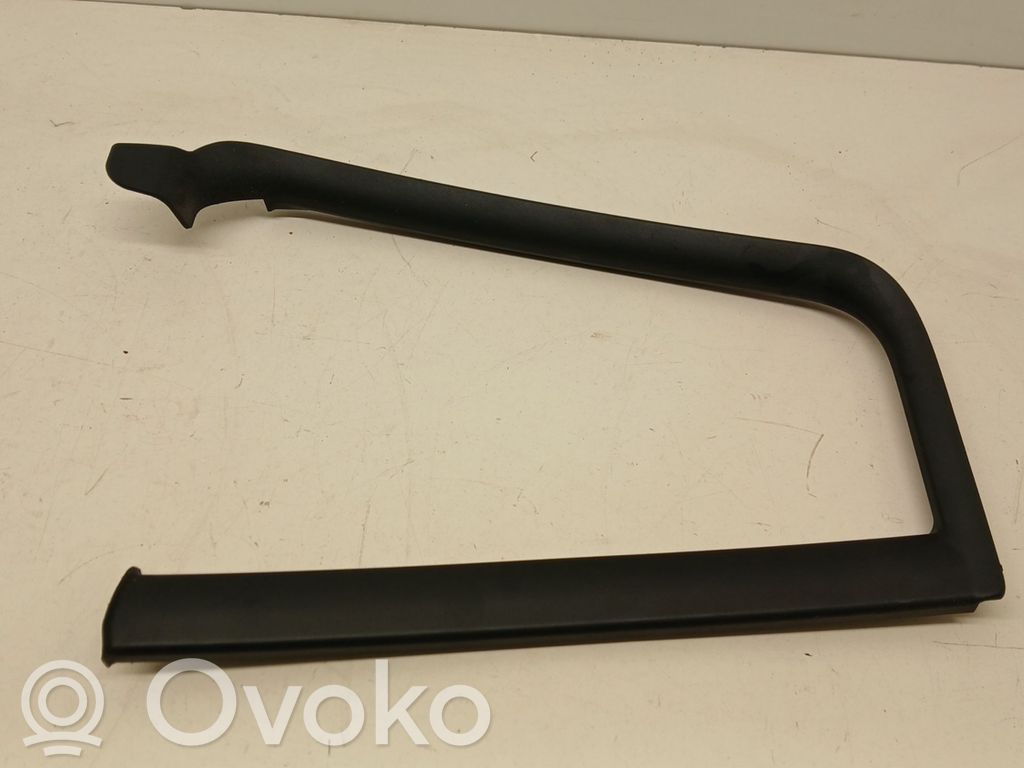 BMW 2 F46 Inne elementy wykończeniowe drzwi tylnych 