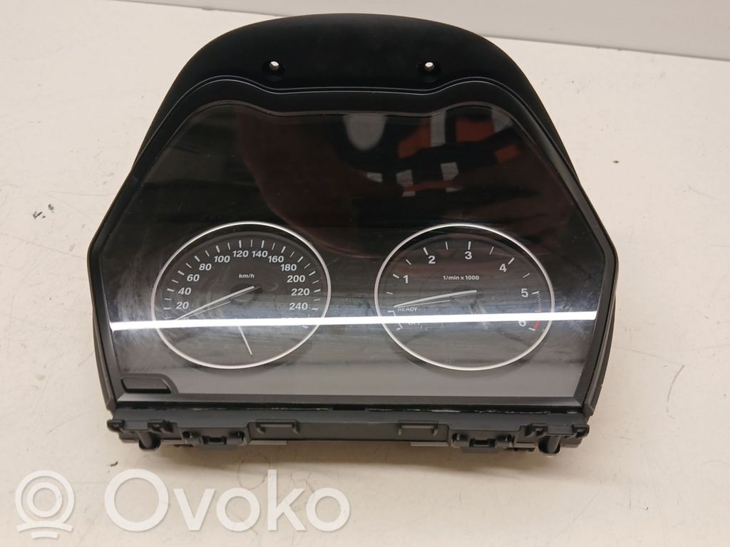 BMW 2 F46 Licznik / Prędkościomierz 
