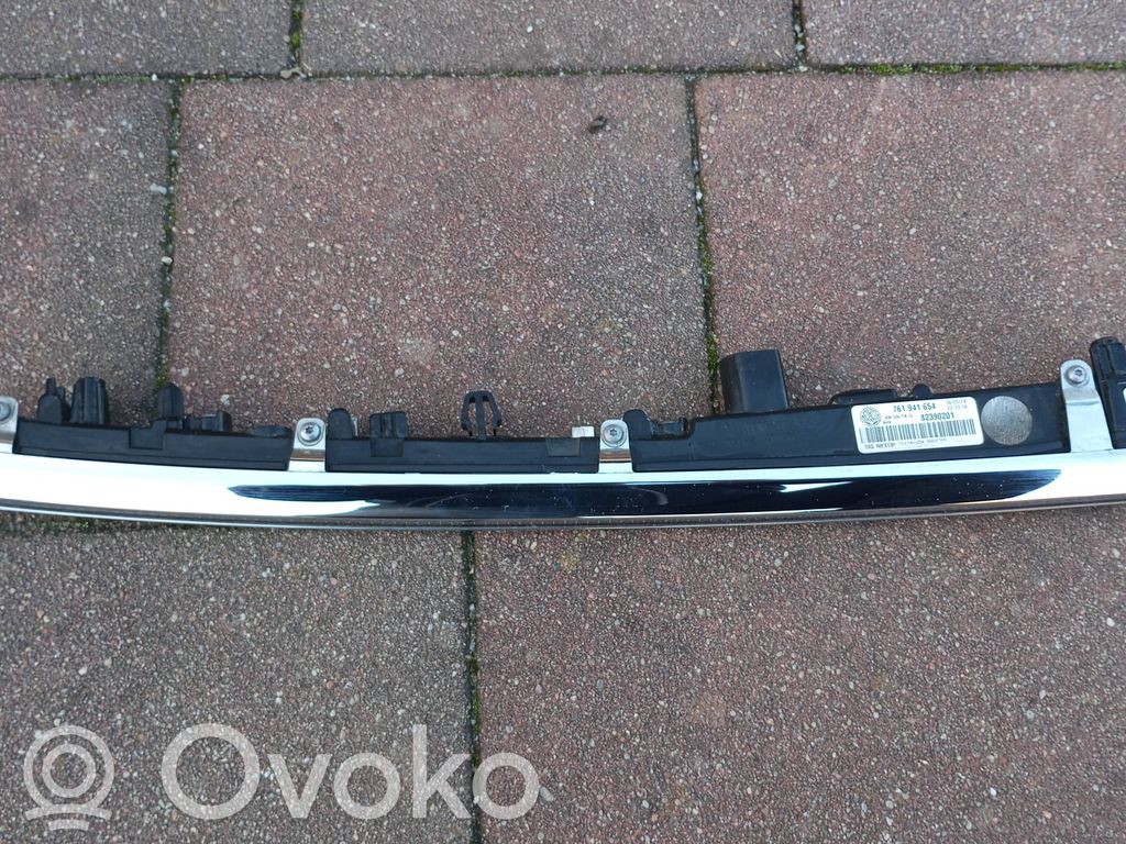 Volkswagen Touareg III Lampa przednia 