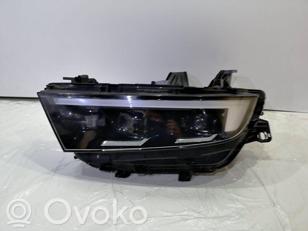 Opel Astra L Faro/fanale 