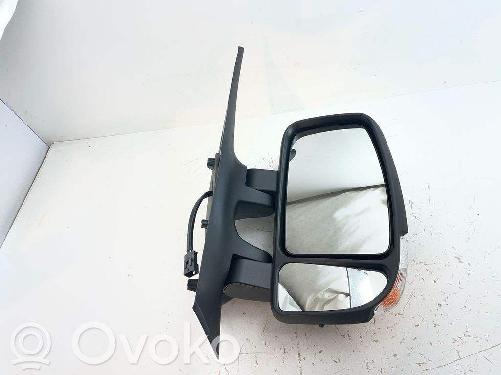 Renault Master III Specchietto retrovisore elettrico portiera anteriore 