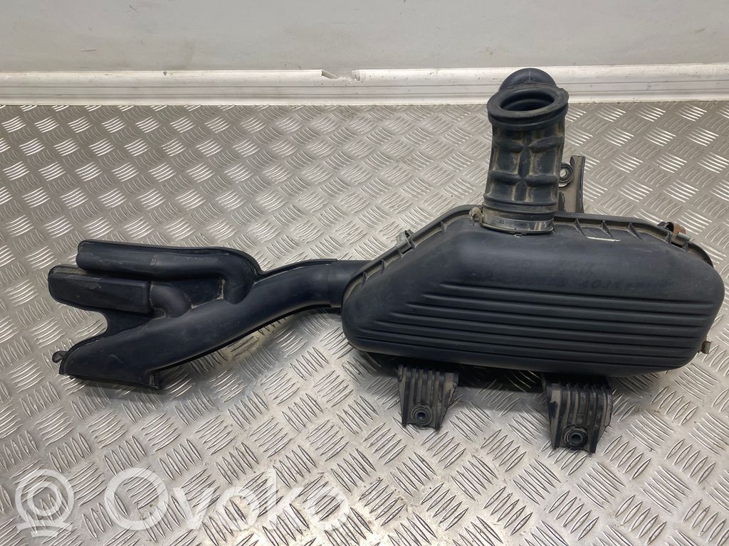 Air filter box