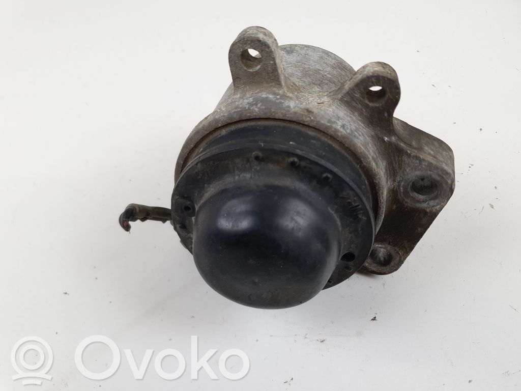 Engine mount bracket