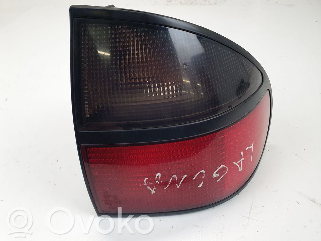 Renault Laguna I Aizmugurējais lukturis virsbūvē 