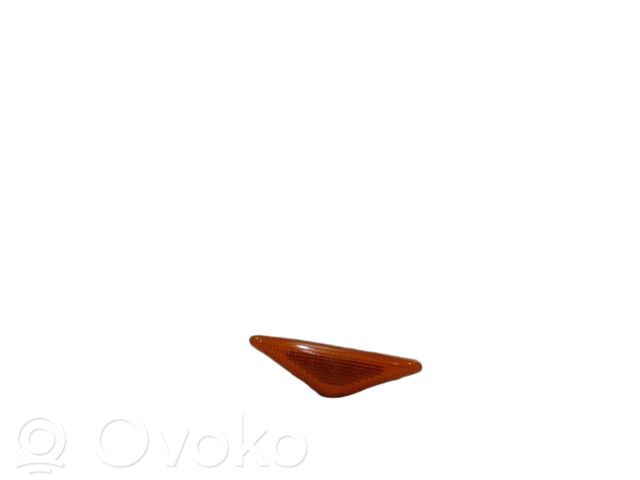 Ford Focus Front fender indicator light 