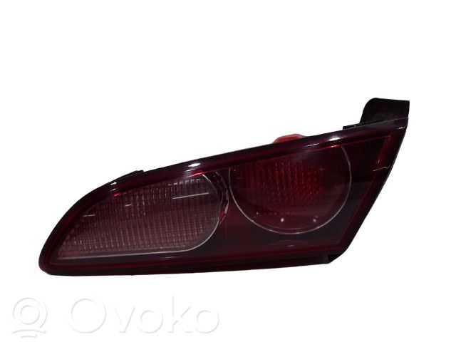 Alfa Romeo 159 Galinis žibintas dangtyje 