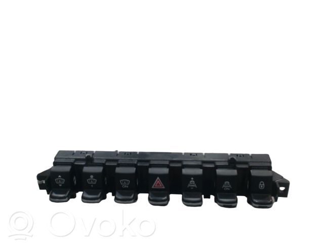 Peugeot 3008 I Hazard light switch 